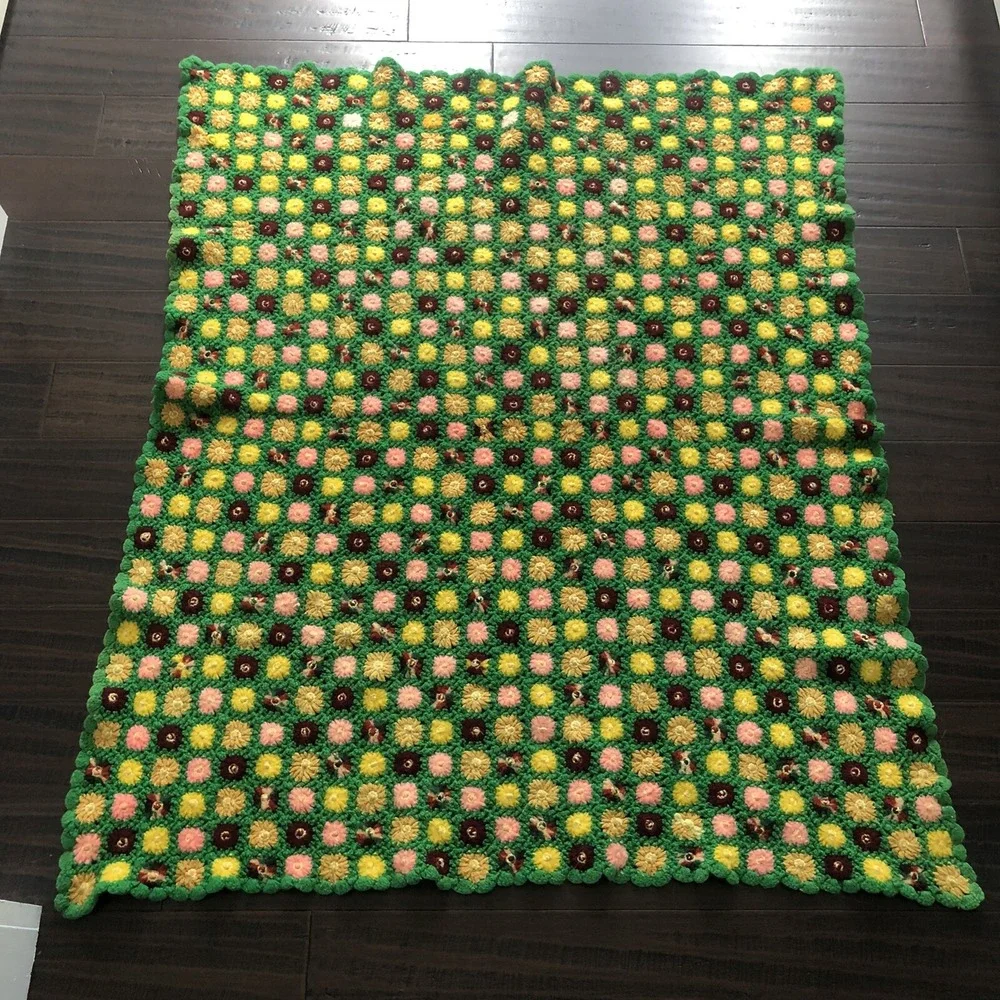 Handmade Knit Blanket Daisy Flower Granny Throw Vintage MCM 51